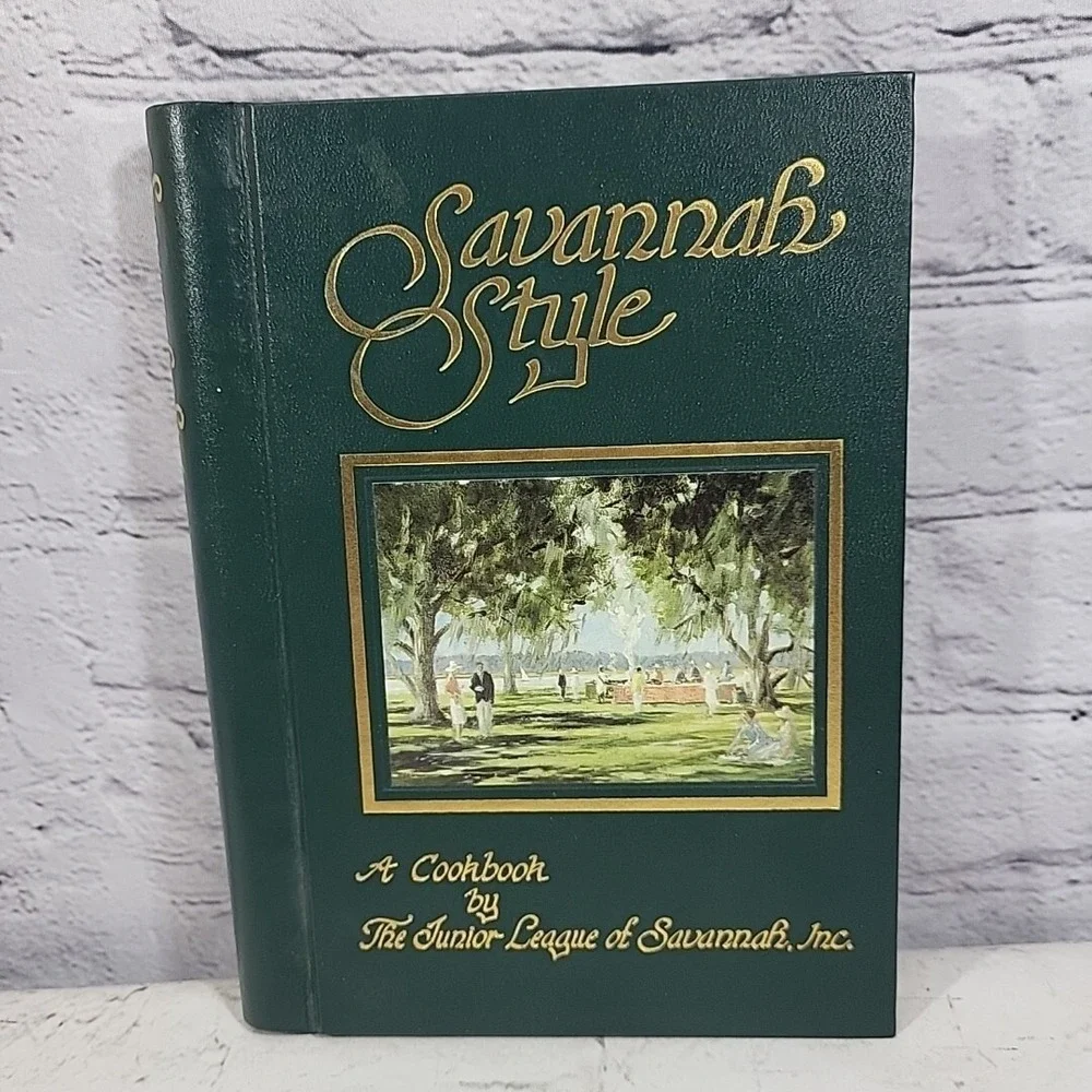1980 Savannah Style Junior League of Savannah Georgia Cookbook Hardback